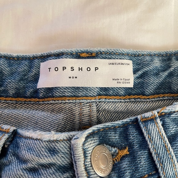 TOPSHOP Mom bleach ripped jeans shorts - Picture 7 of 8